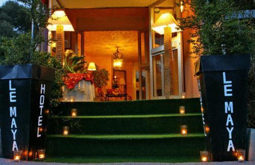 Hotel Maya Cavalaire-sur-Mer Exterior photo