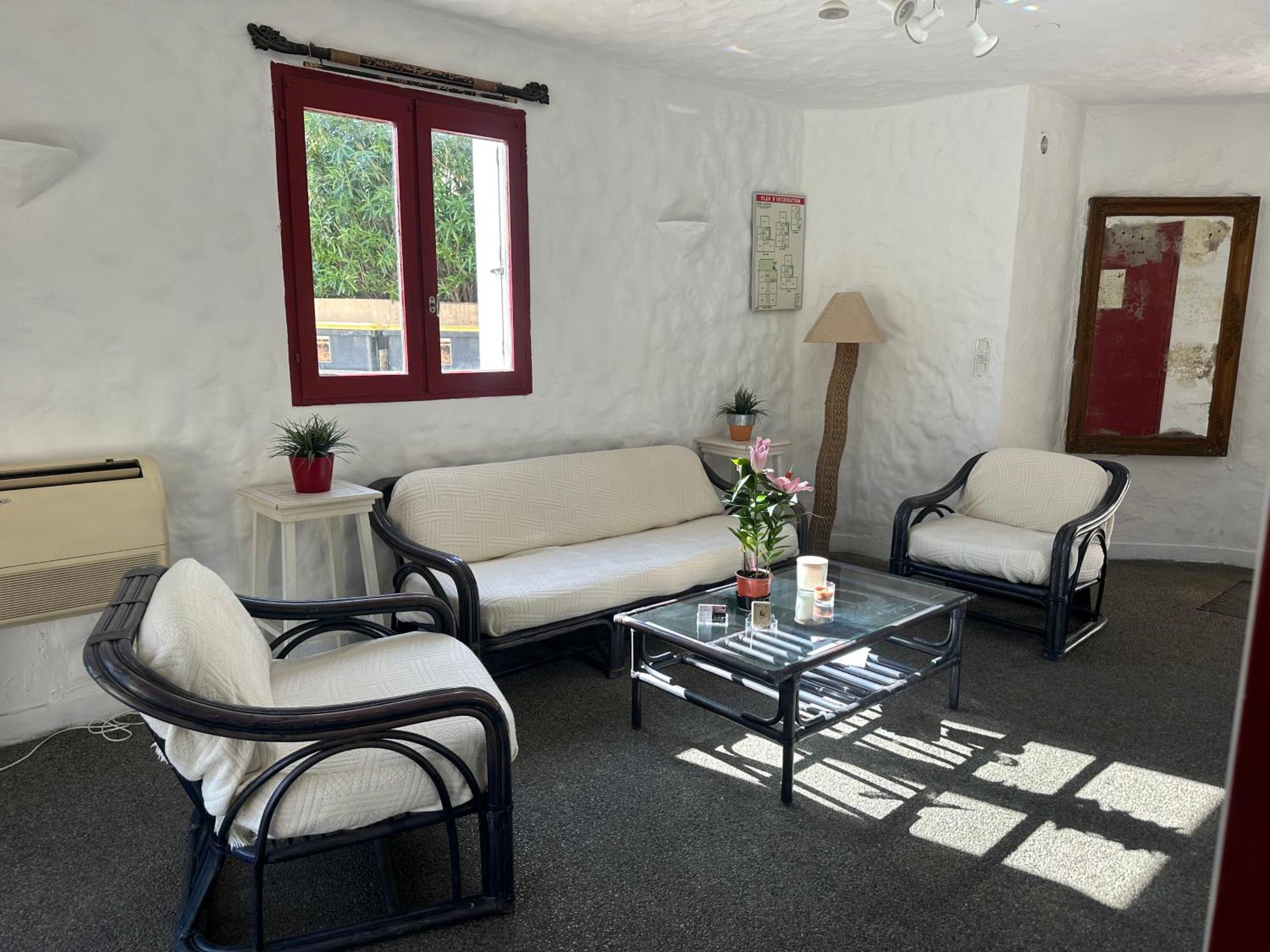 Hotel Maya Cavalaire-sur-Mer Exterior photo